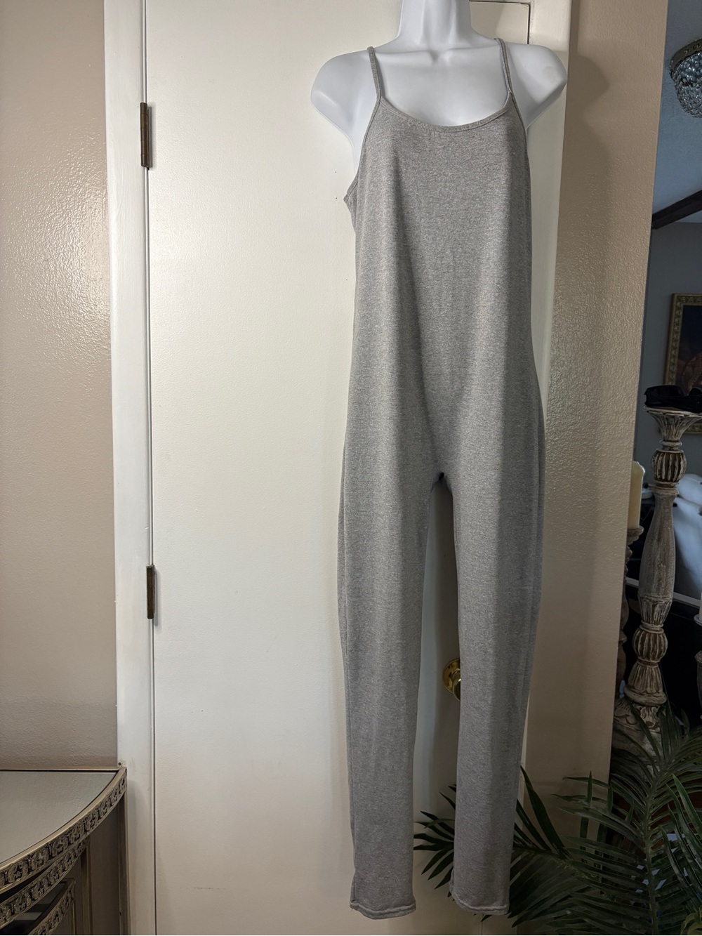 Slim SmoothGrey Formfitting Sleeveless Jumpsuit 1 X